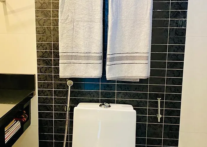 Beautiful And Spacious 2 Real Bedrooms 2 Bathrooms In Bgc Global * Manila