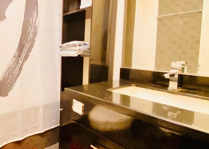 Beautiful And Spacious 2 Real Bedrooms 2 Bathrooms In Bgc Global * Manila