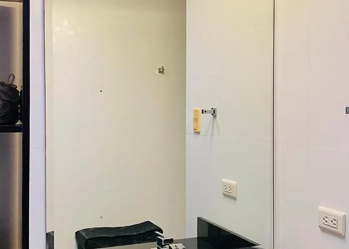 Beautiful And Spacious 2 Real Bedrooms 2 Bathrooms In Bgc Global *
